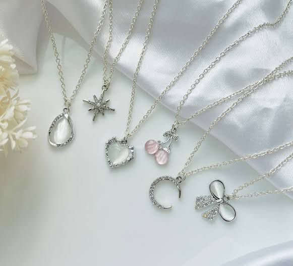 NECKLACES & KEYCHAINS