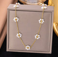 Daisy Pearl flower necklace