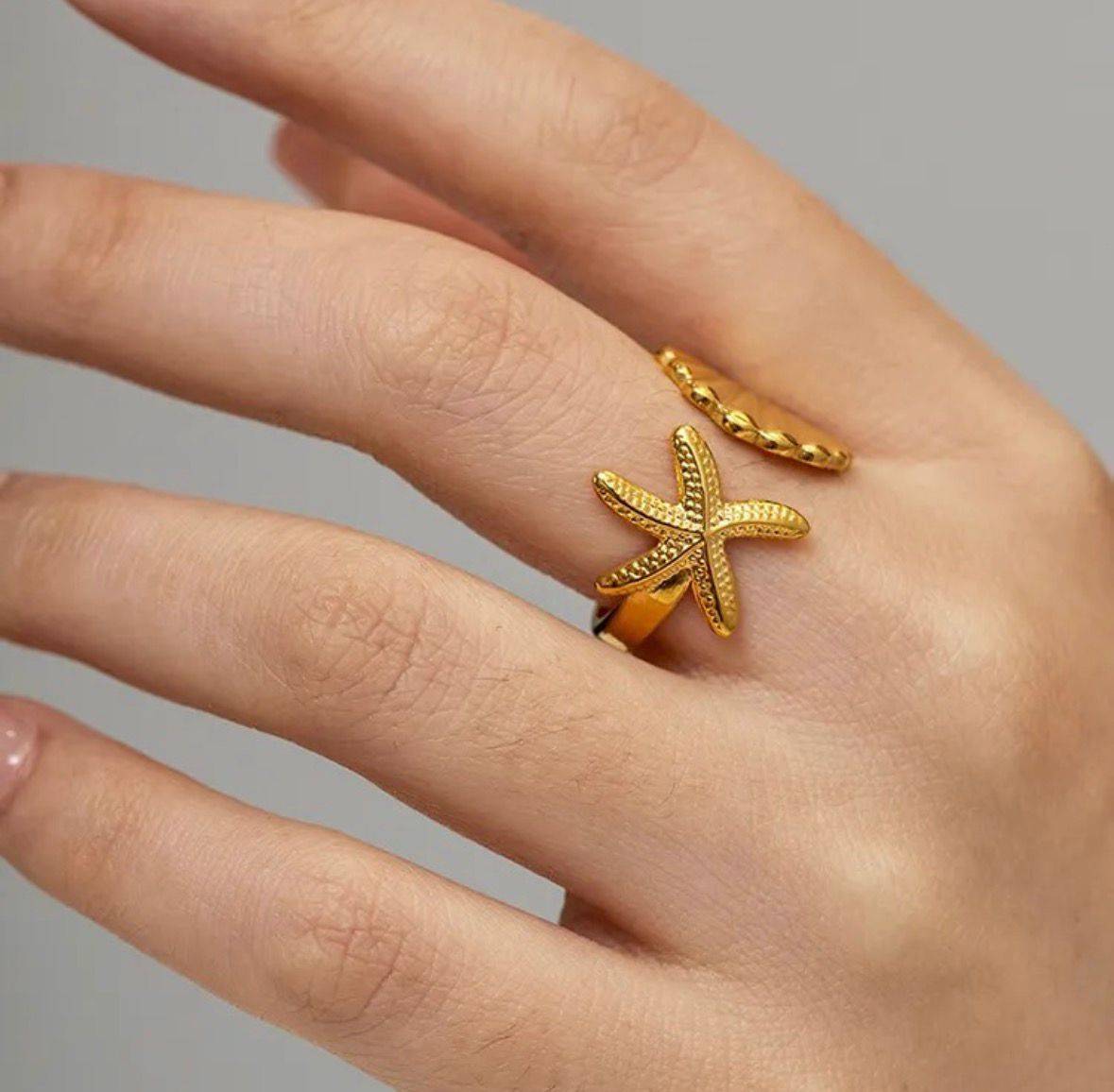 Sea Shell & Starfish Ring