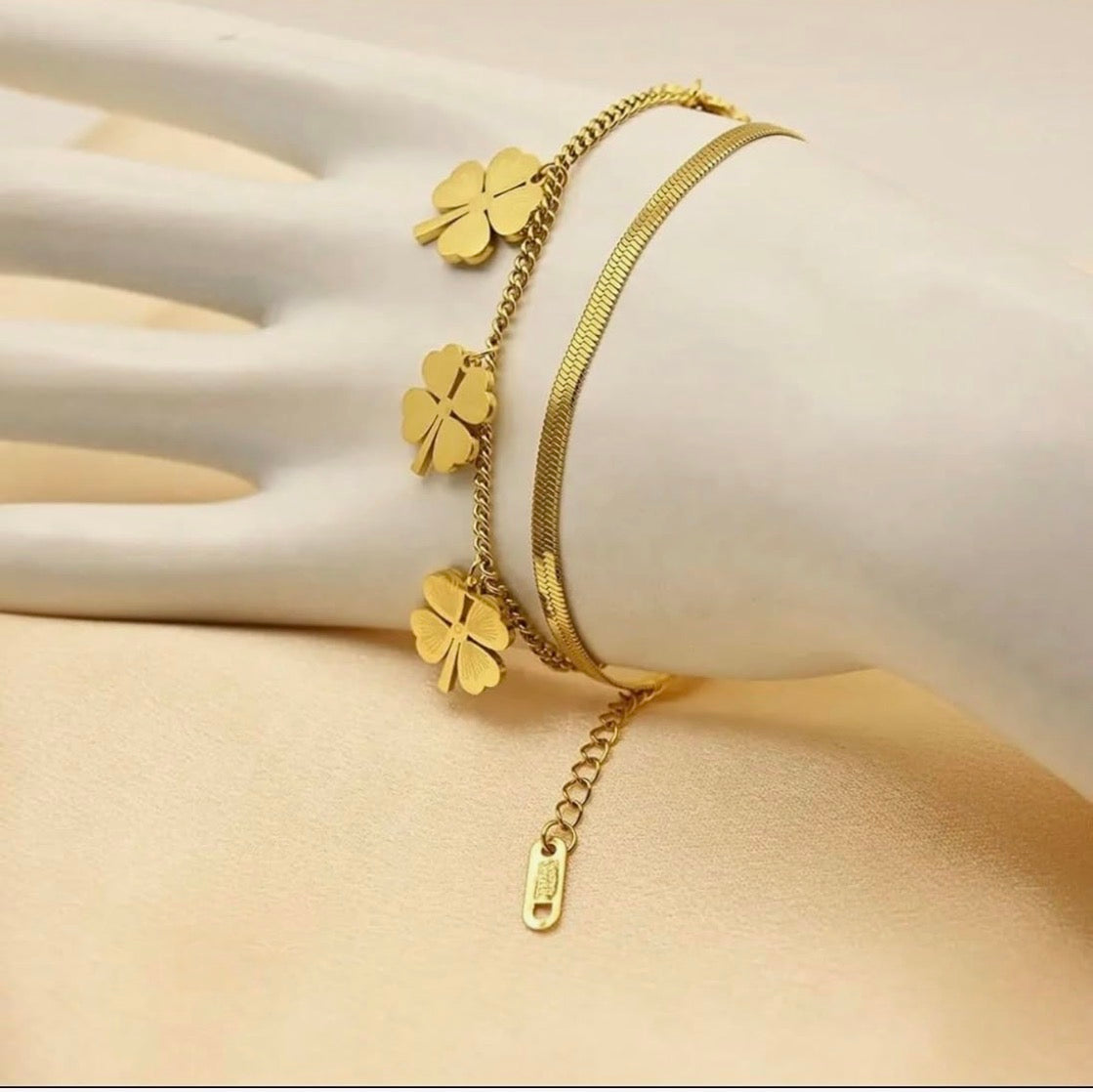 Leaf clover 
Bracelet