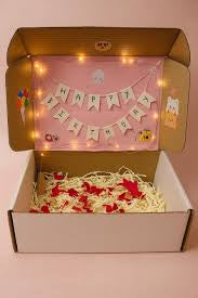 Banner & fairy lights packaging