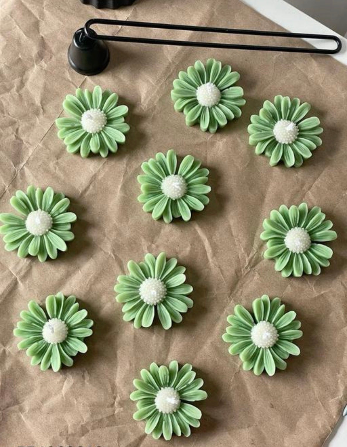 Daisy candle