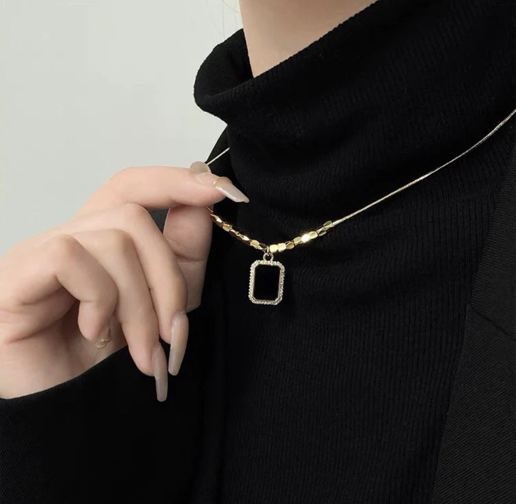 16 Square beads Black Pendant Chain Necklace