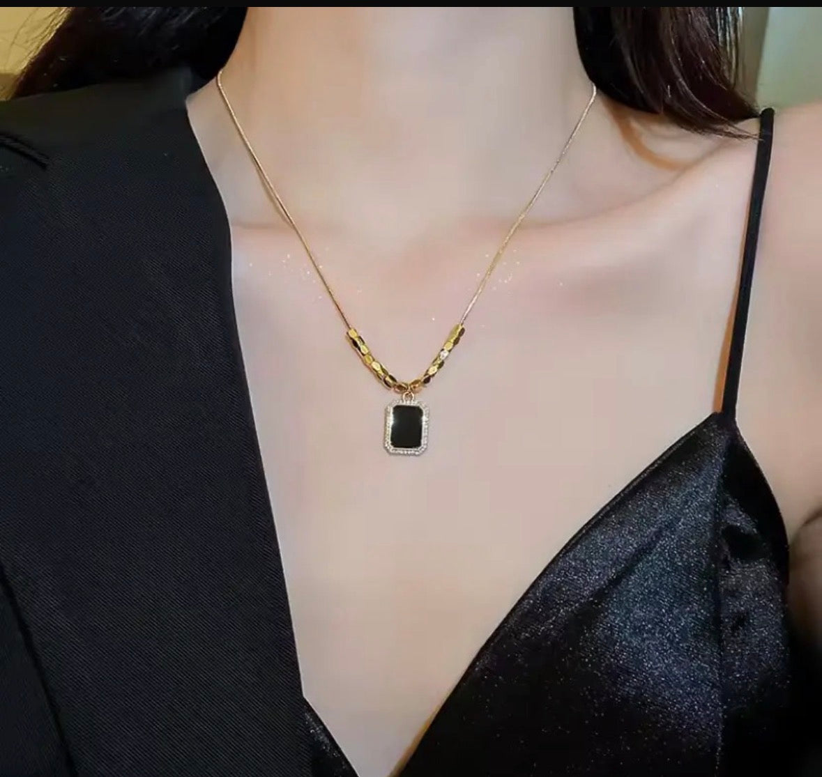 16 Square beads Black Pendant Chain Necklace