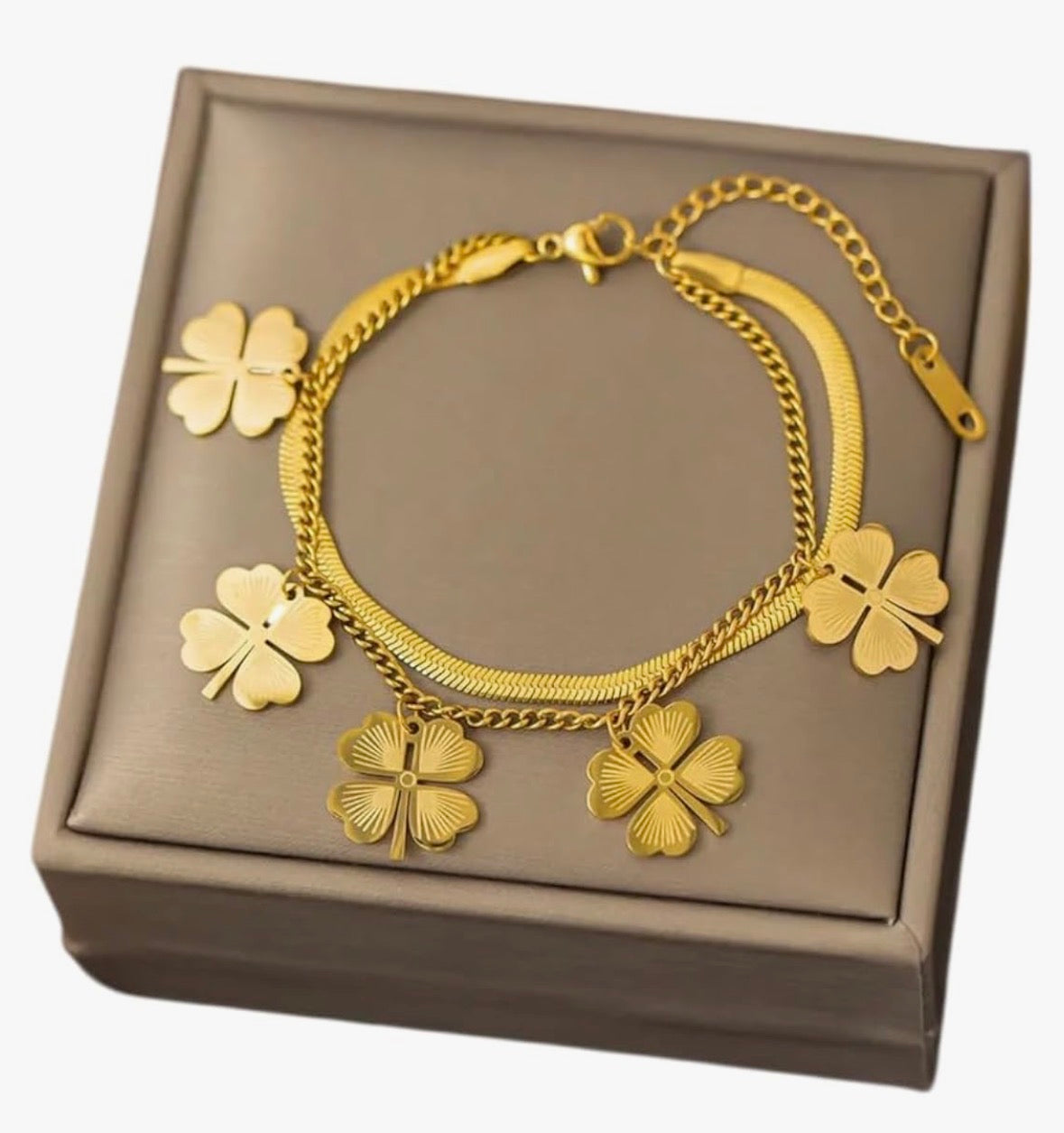 Leaf clover 
Bracelet
