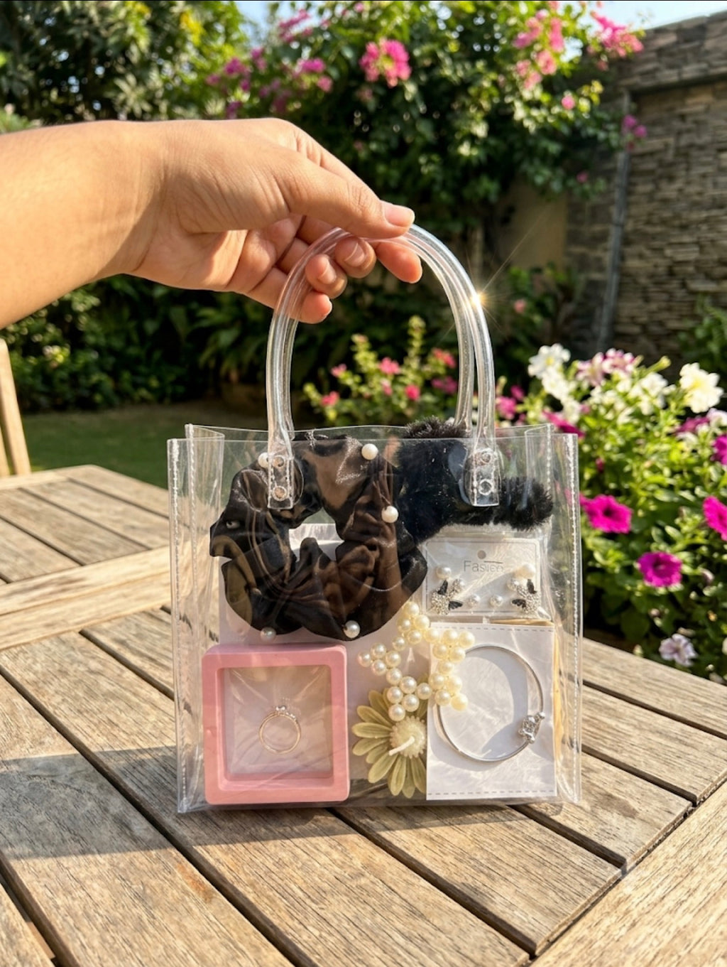 Black gift hampers 🕷️
