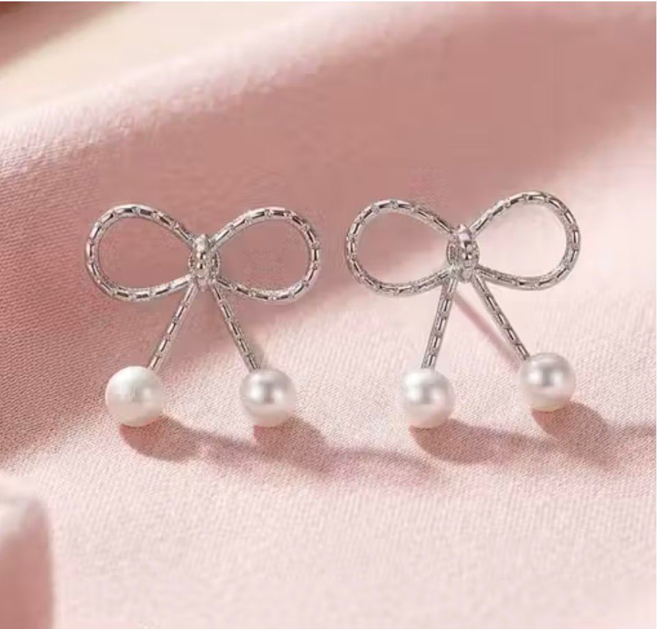 bow earrings