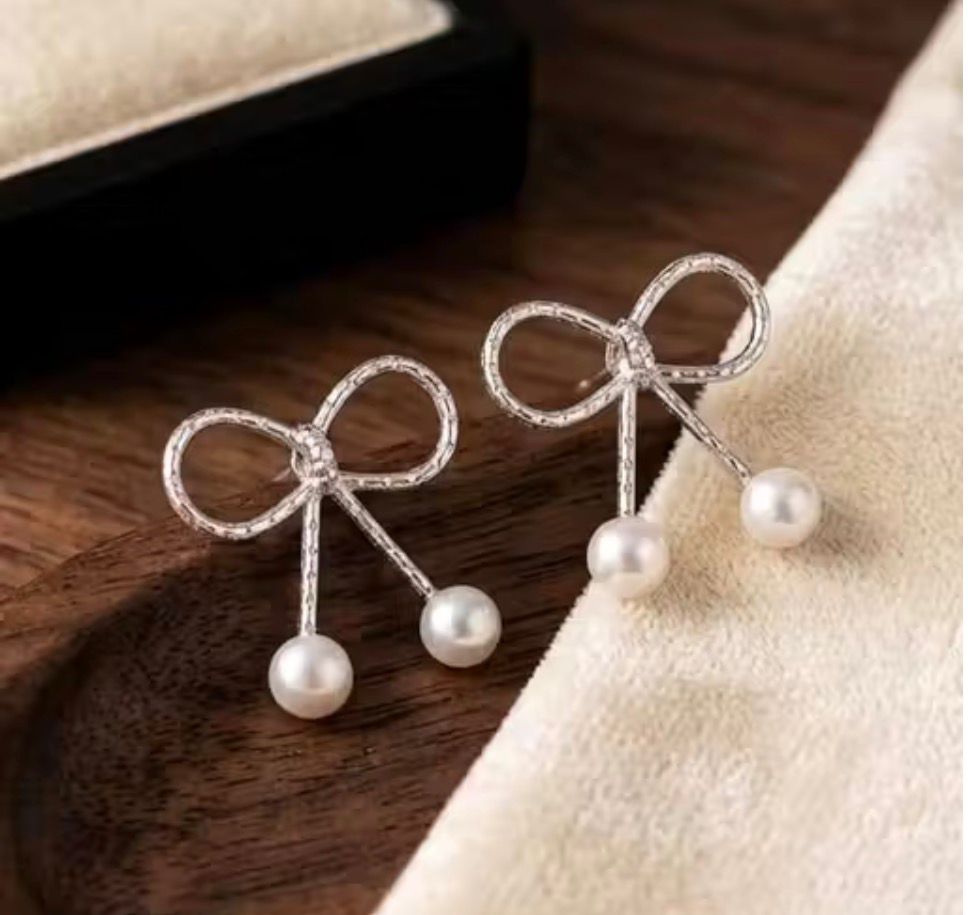 bow earrings